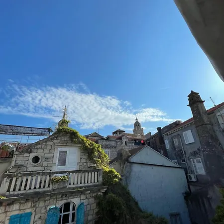 And Nika Πανσιόν 3*